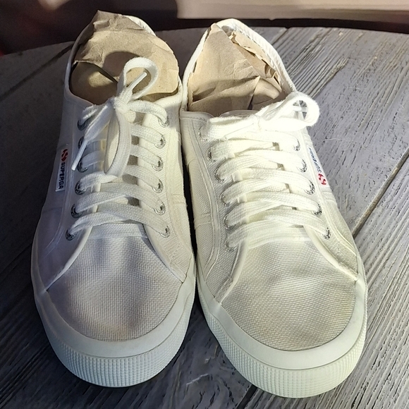 Superga Men's 9/Womens 10 1/2 White Canvas Sneakers Unisex - Picture 9 of 14